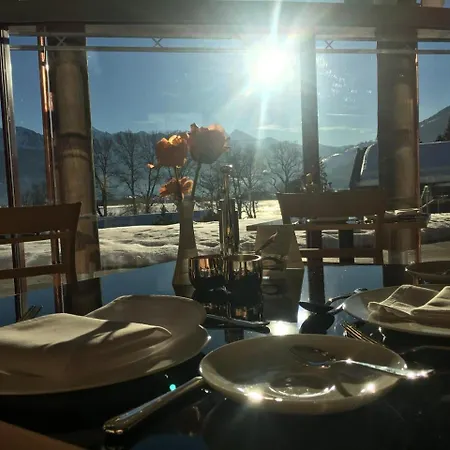 Der Erlhof Restaurant & Hotell