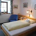 Der Erlhof Restaurant &