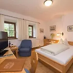 Der Erlhof Restaurant & Hotel 3*